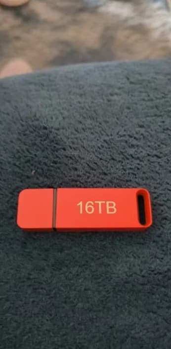 NEW 16TB Metal Flash Drive USB3.2 High Speed Transfer Large Capacity Portable USB Memory Pen Drive For Phone Computer Car U Disk view 4