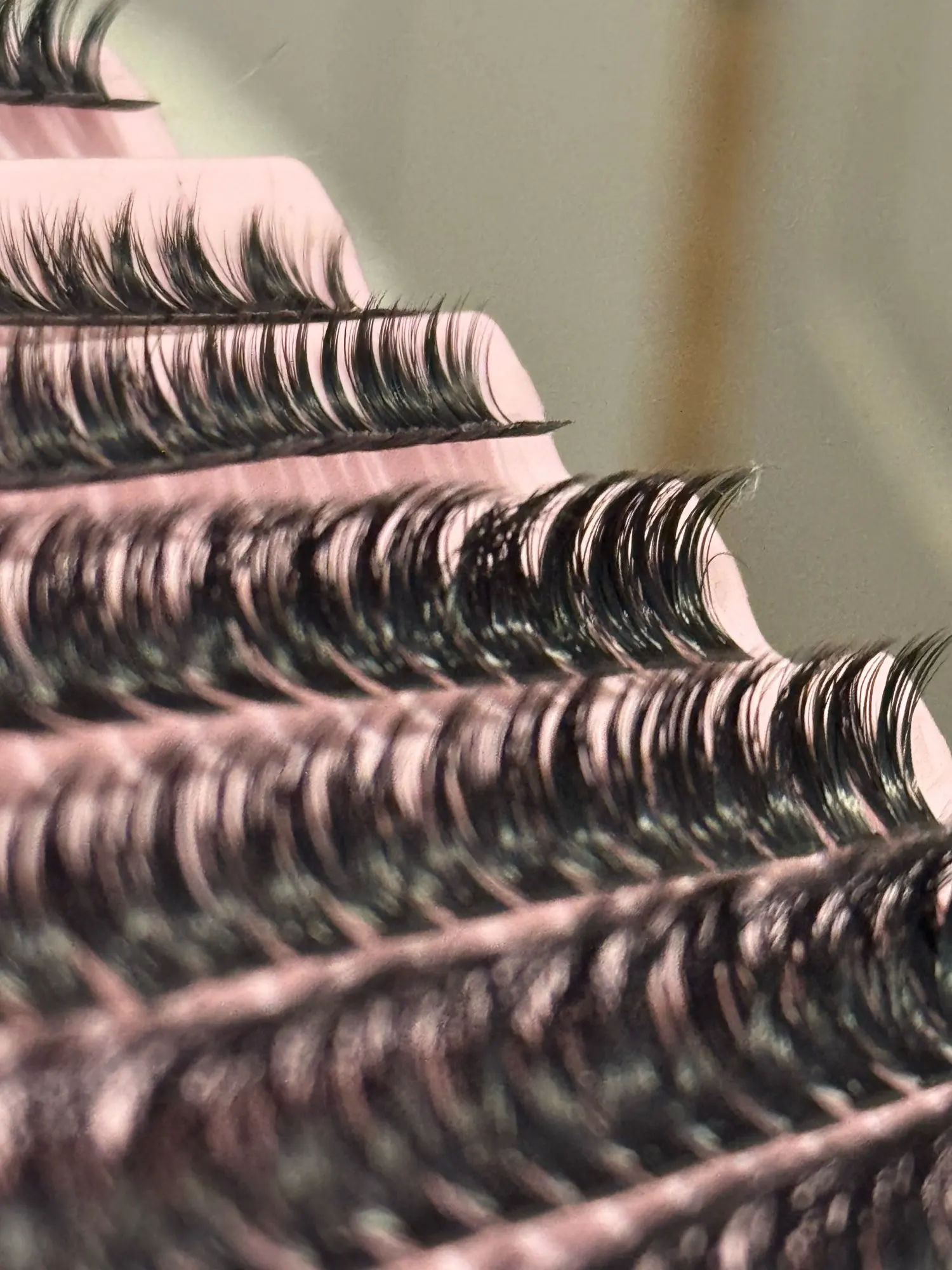 Faux Mink Eyelashes 540Cluster C Curled 9-16mm Mixed Natural Eyelash Extension 3D Russian Strip Personal Eyelash Makeup Tool view 3